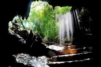 La grotte de Thiên Ha : Un voyage féérique au cœur des montagnes de Ninh Bình