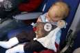 /voyager-avec-bebe-en-avion-guide-pratique