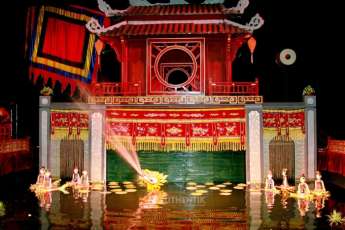 Le th&eacute;&acirc;tre de marionnettes sur l&rsquo;eau Thang Long