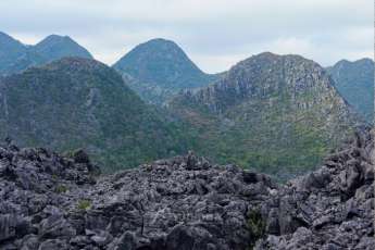 Le plateau calcaire de Đ&ocirc;ng Van&nbsp;de H&agrave; Giang&nbsp;