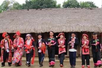 Culture Dao rouge : Le myst&eacute;rieux rituel Cấp Sắc &agrave; Ho&agrave;ng Su Ph&igrave;