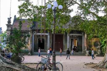 Balade &agrave; travers le temps dans le village de Nom&nbsp;