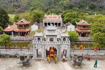 Th&aacute;i Vi - temple sacr&eacute; au coeur des vall&eacute;es de Ninh B&igrave;nh