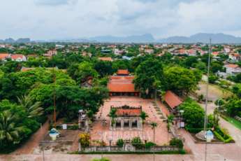 P&egrave;lerinage sacr&eacute; : Le temple de Đức Th&aacute;nh Nguyễn, une escale spirituelle &agrave; Ninh B&igrave;nh