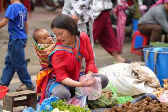 Les march&eacute;s ethniques de L&agrave;o Cai : immersion au c&oelig;ur des cultures du Nord du Vietnam
