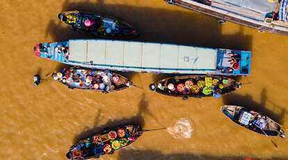 Marché flottant de Cai Rang, Can Tho: image éclatante vue d'en haut 