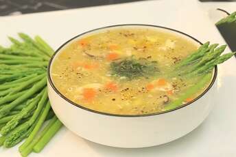 Recette de soupe de poulet aux asperges (Súp gà măng tây)