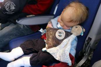 Voyager avec bébé en avion : Guide pratique 