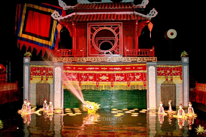 Le th&eacute;&acirc;tre de marionnettes sur l&rsquo;eau Thang Long