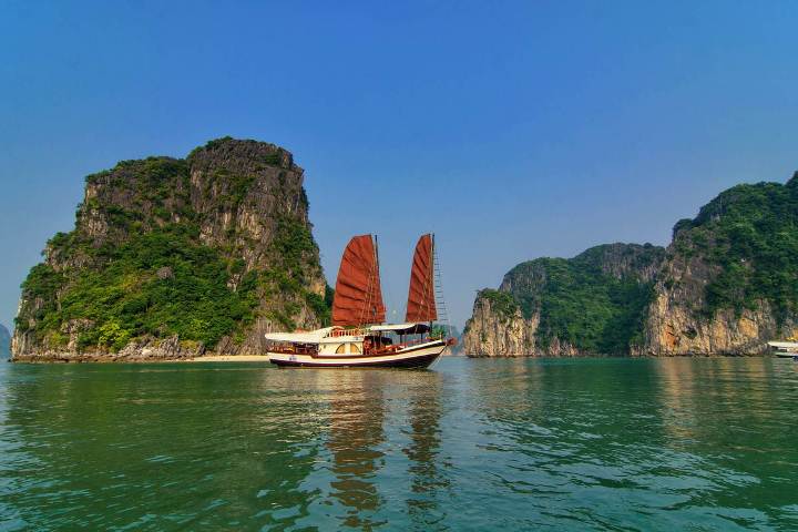Croisière baie d'Halong en jonque privée: Liste de petits bateaux