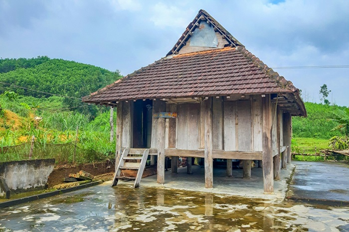 La maison sur pilotis – lieu de conservation la culture des Muong