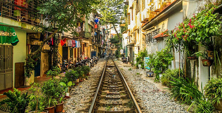 La rue du train à Hanoi, une balade sans pareil