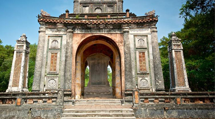 Le mausolée de l’empereur Tu Duc, écrin poétique autour de la ville de Hue