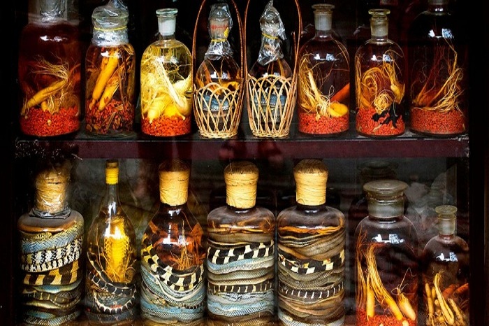 L'alcool de serpent au Vietnam