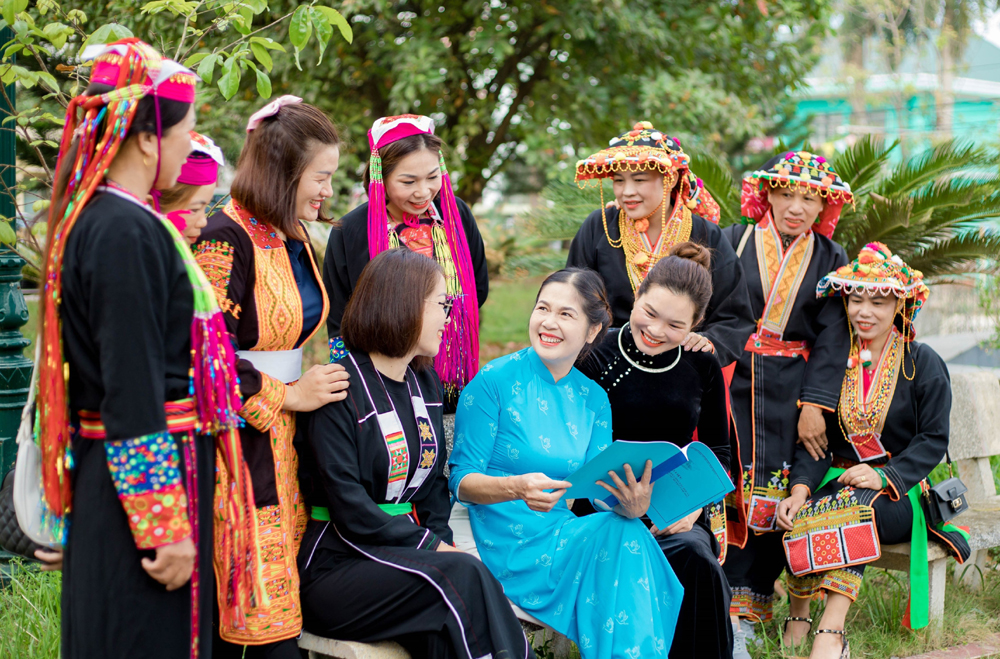 Les costumes traditionnels des minorités ethniques