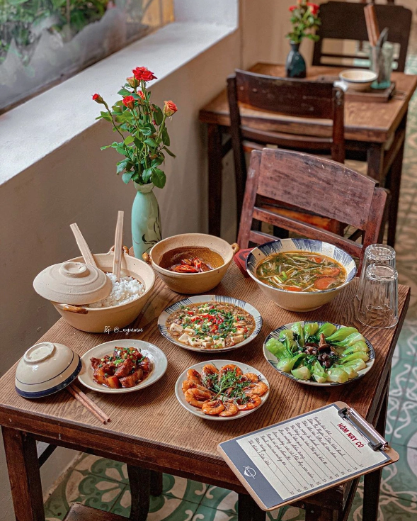 4-restaurants-hanoi-cuisine-fait-maison-xoi-com-plats