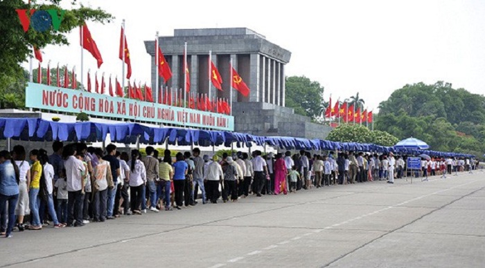 fête nationale Vietnam mausolee