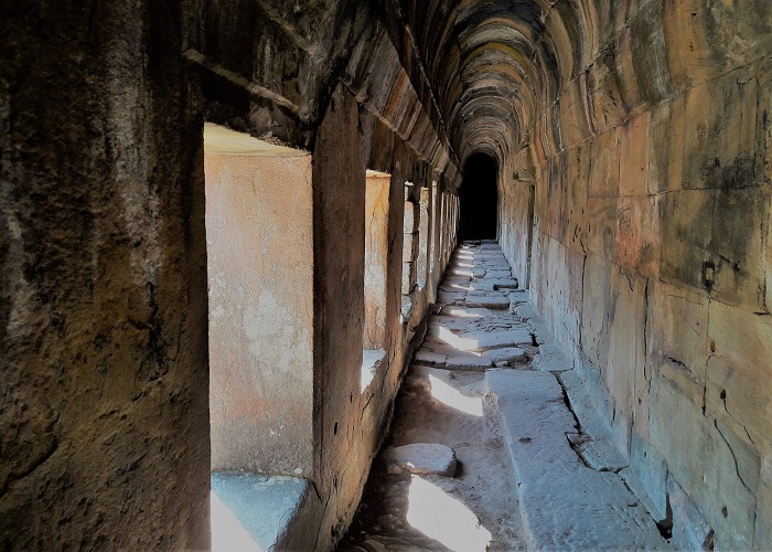 Temple Preah Vihear sanctuaire principal couloir