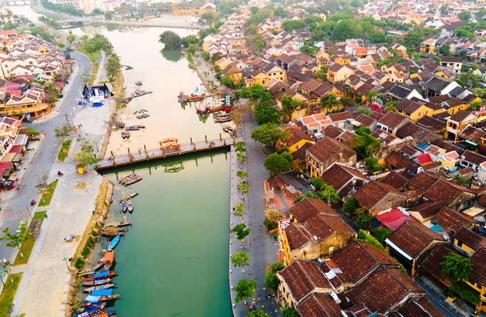 La beauté différente de l'ancienne ville de Hoi An vue d'en haut