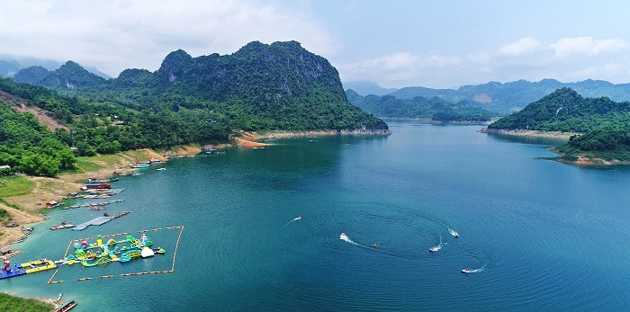 beaux lacs Vietnam hoa binh