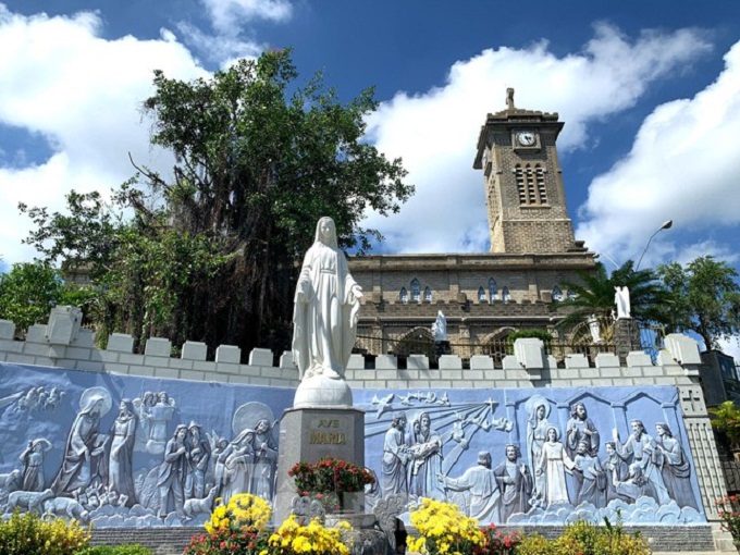 cathedrale pierre Nha Trang statue Marie