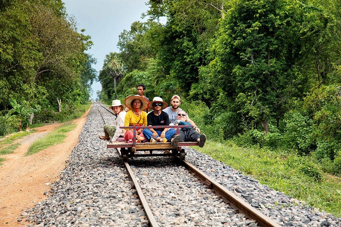 chose faire voir Battambang train bamboo