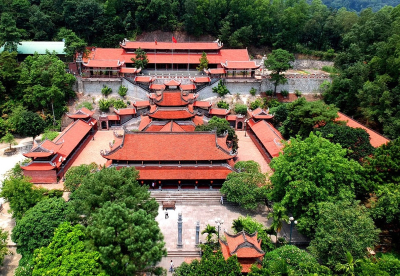 La pagode Non Nuoc à Soc Son - Hanoi est dédiée au culte du génie Giong. 