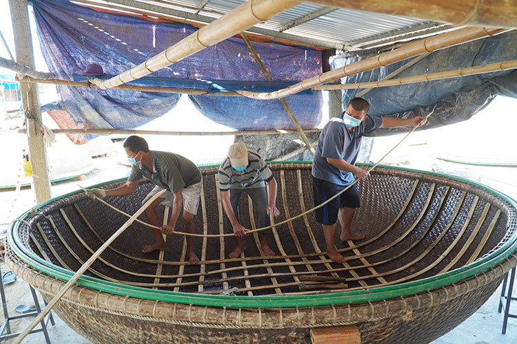 Excursion en bateau - panier en bambou à Hoi An