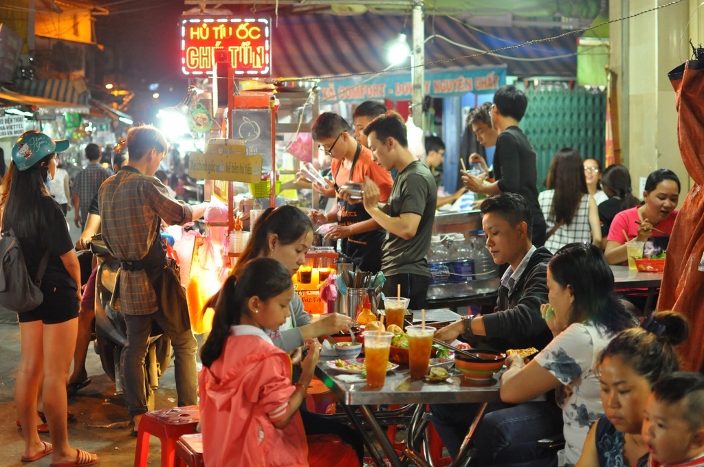 cuisine de rue à ho chi minh - Que faire avec 10€ a Hanoï, Hué et Saïgon?