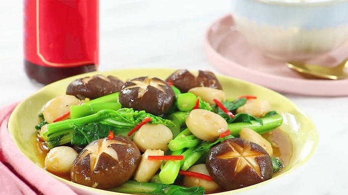 cuisine vegetarienne Vietnam cai xao nam