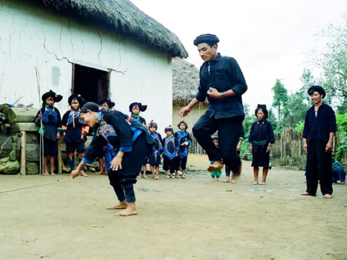Ethnique Ha Nhi Vietnam danse