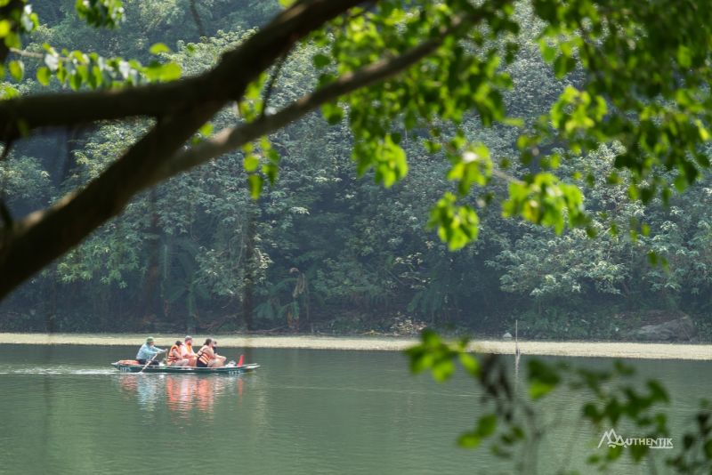 Excursion en barque à rame à Trang An