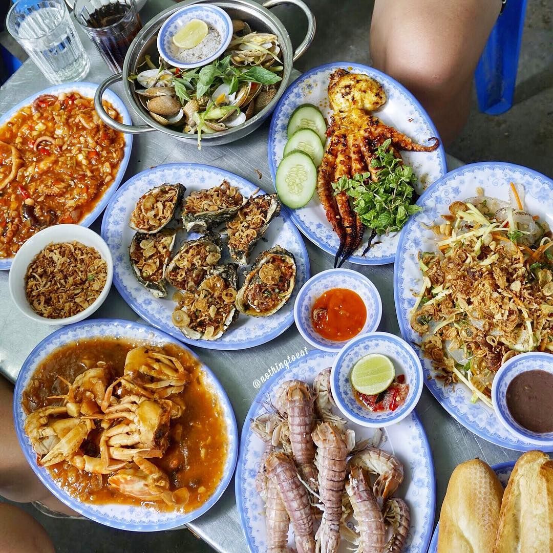 déguster des fruits de mer-Nam Du, un havre de paix caché au Sud du Vietnam