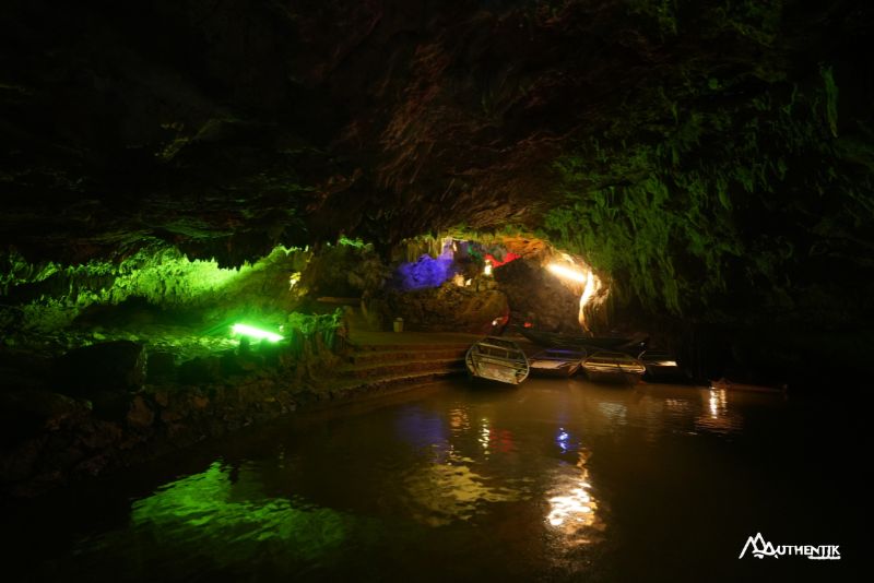 Grotte d'eau à Thien Ha - NInh BInh