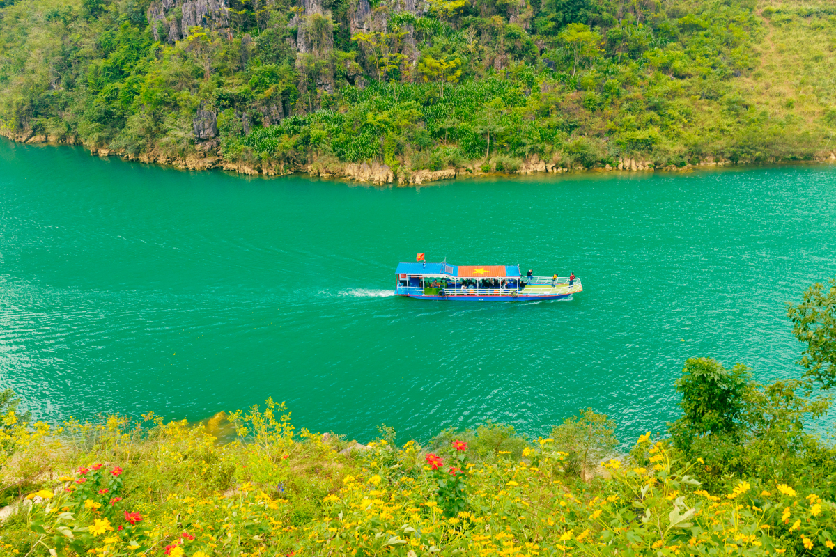 La rivière Nho Quế, une destination touristique emblématique de Ha Giang