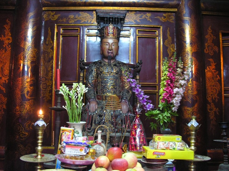 hoa lu ninh binh temple roi statue roi