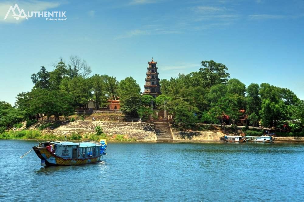 La pagode Thien Mu est le monument e plus célèbre de Hué