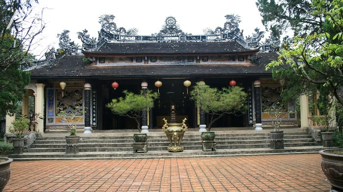 La pagode Tu Hieu séduit par son atmosphère paisible