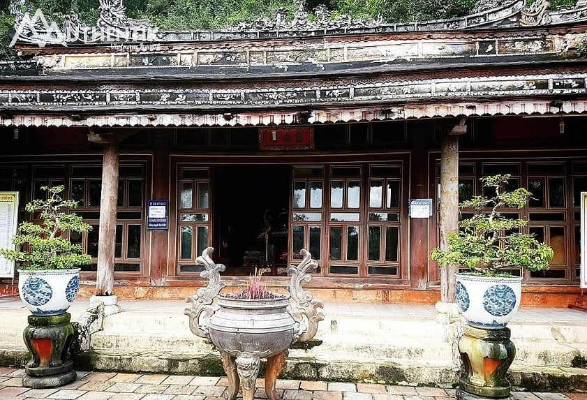 Le temple Hon Chen se distingue par son style coloré et ses rites animistes