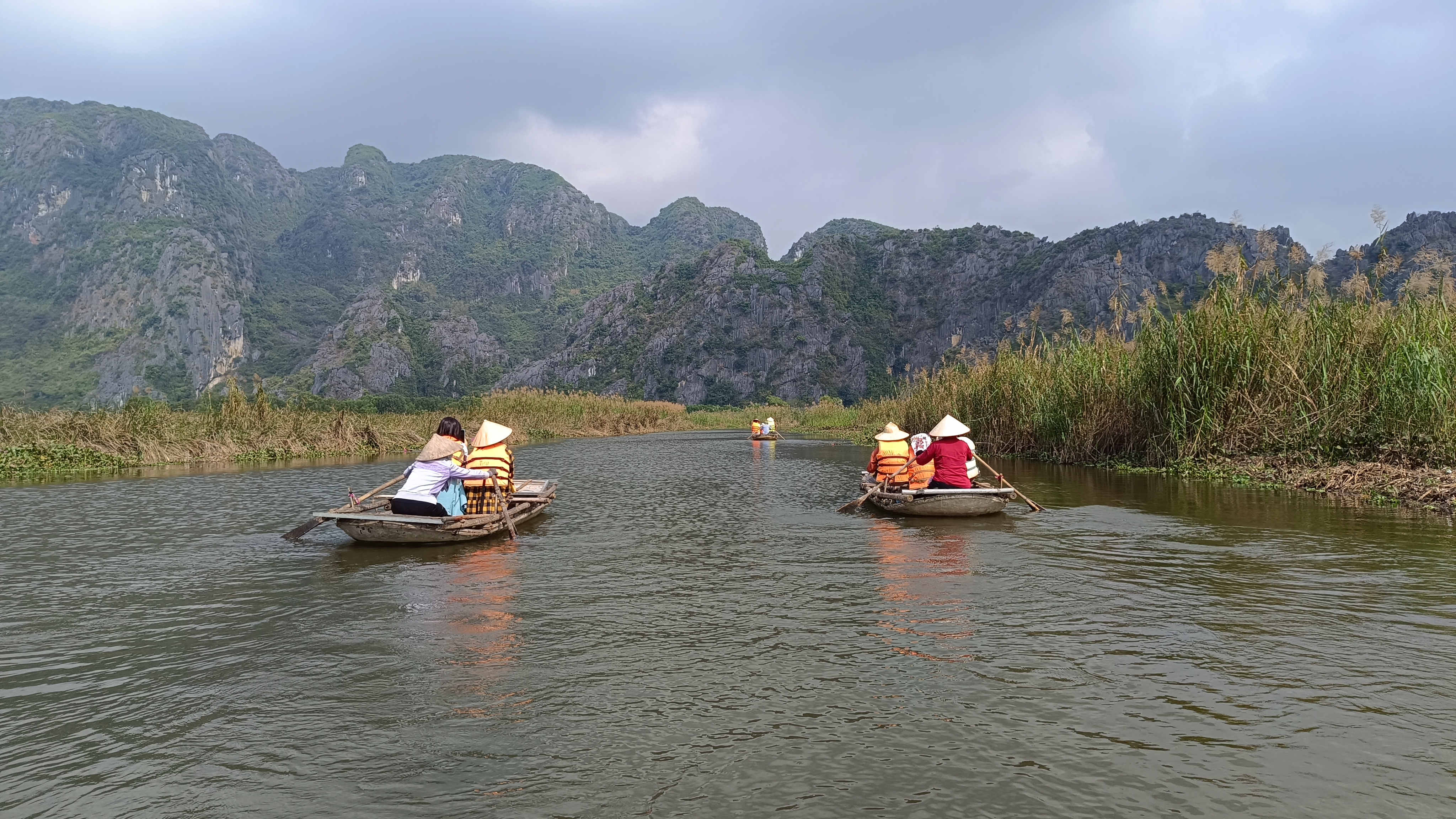 Ninh Binh, Vietnam, voyage, pourquoi visiter Ninh Binh, voyager en train, baie d'Halong terrestre