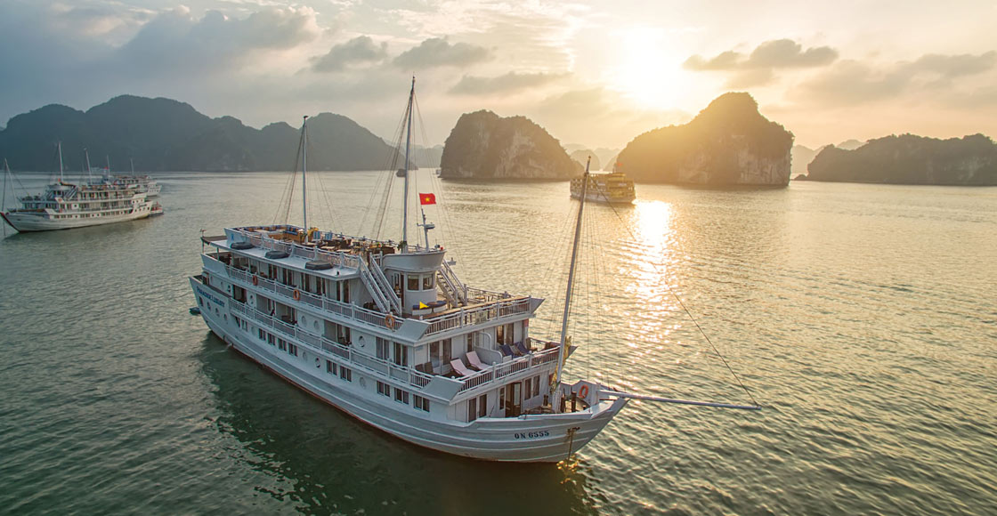 Top 10 des bateaux et jonques pour la croisière en baie d’Halong