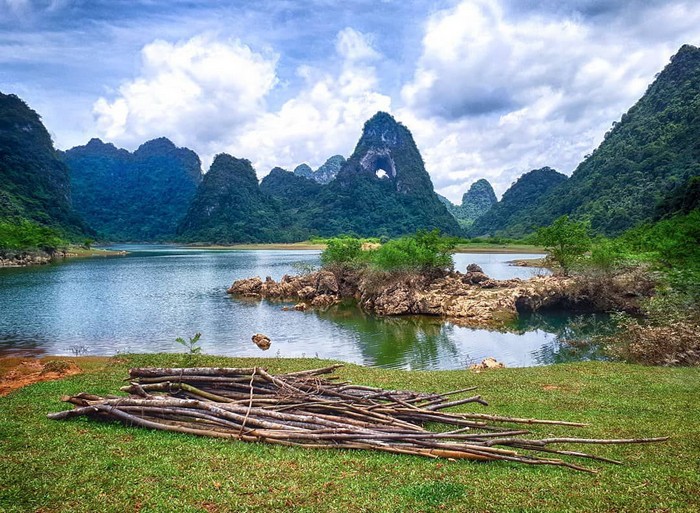 lac Nam Cha, Cao bang, montagne oeil de dieu