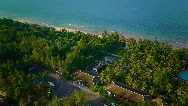Lang Co Beach resort