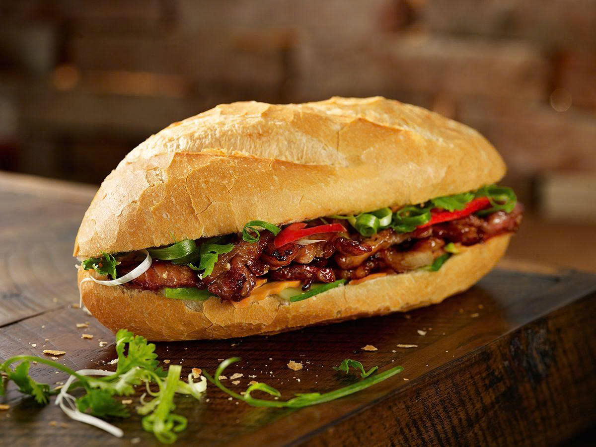 Le bánh mì - cuisine de la rue populaire