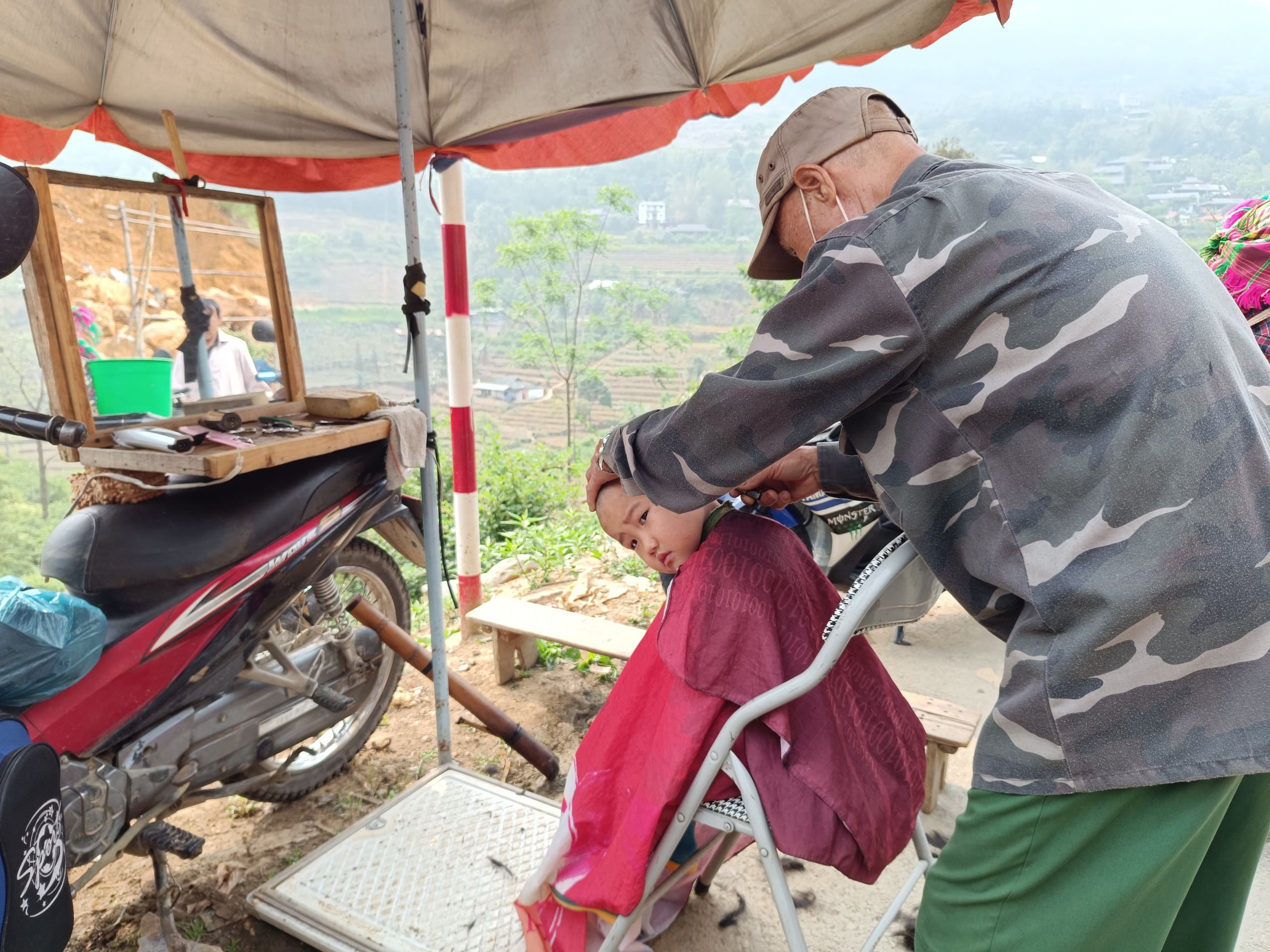 marché de can cau, sapa, vie quotidienne des habitants locaux 