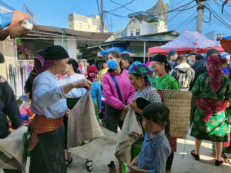 Marché de Dong Van