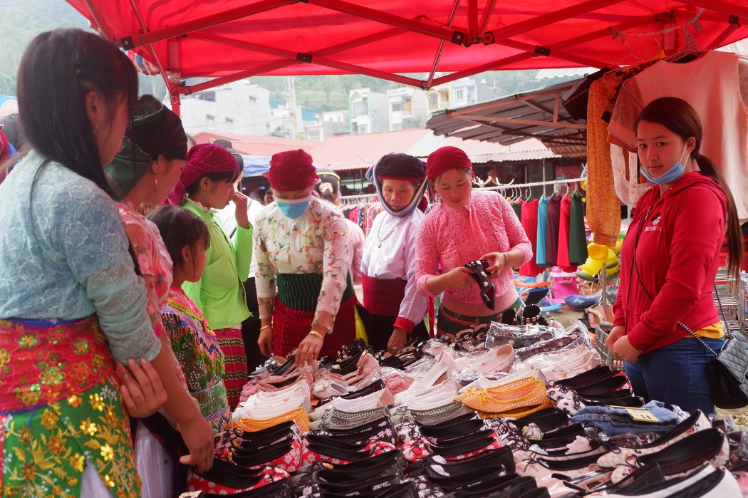 Marché de Dong Van