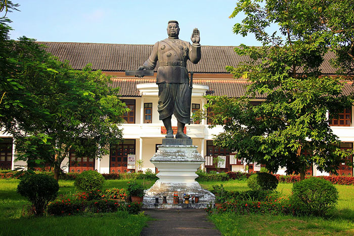 Musée National Luang Prabang statue roi