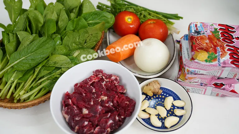 ingredients recette de nouilles sautées au bœuf ( mì xào bò ) 