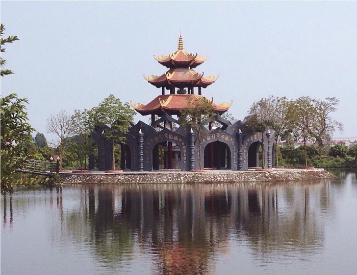 pagode Dau Hanoi lotus
